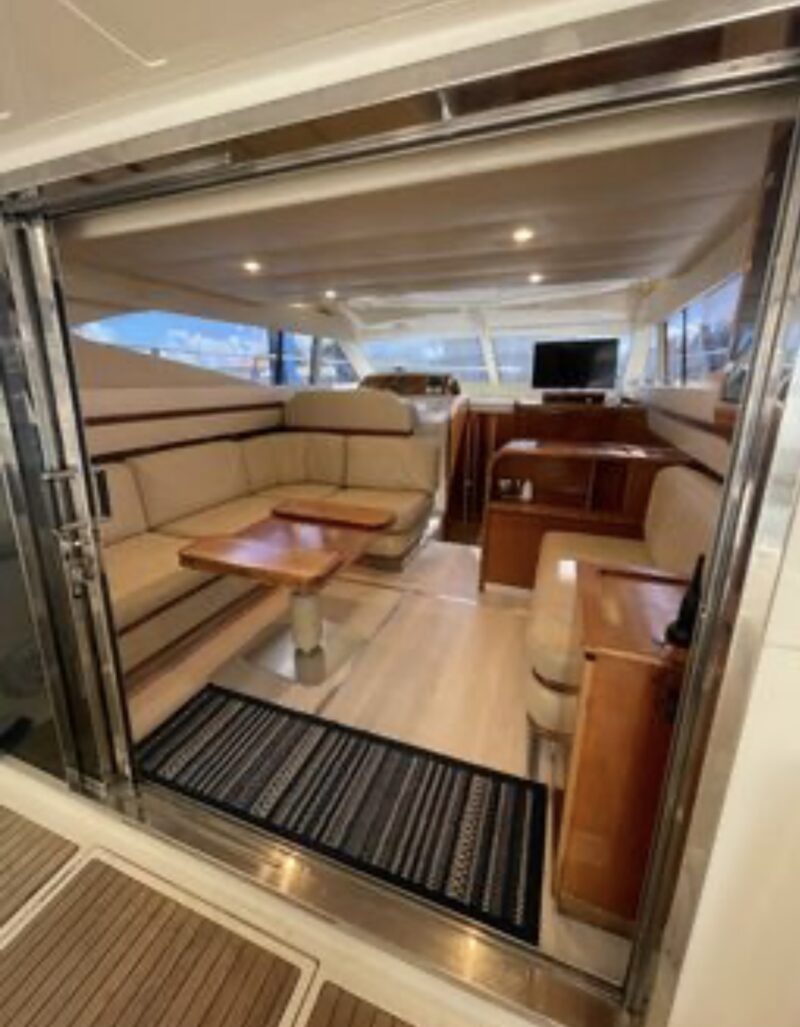 50ft Azimut available in Miami with 1 Jet Ski included for one hrs. - Image 23